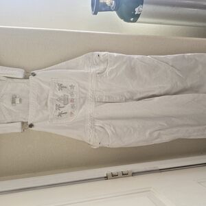 Vintage nautical overalls with embroidered beachy details, size L.